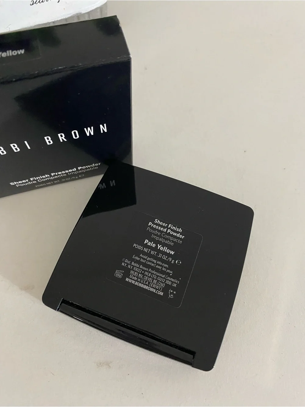 Pale Yellow~ Bobbi Brown Sheer Finish Pressed Powder, Full Size, 0.31 OZ / 9g